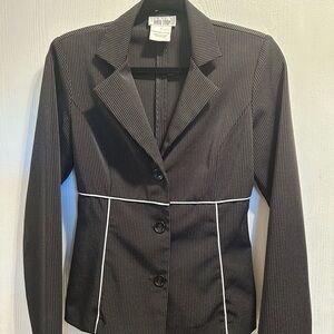 Byer Too Black Blazer with Notched Lapels and Tailored Fit